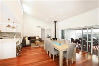 The Sands - Pet Friendly - 3 Min Walk to Beach - Accommodation Coffs Harbour