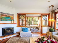 Treetops - elegant inviting designer cedar home - Tourism Canberra