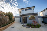 Trendy sweet home 4BedsBlackburn South - Townsville Tourism