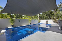 Tropical private holiday house with pool - Holiday Byron Bay