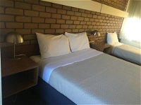 Tudor House Motel - Accommodation QLD