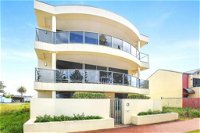 Ultimate Esplanade - 3 Storey Experience - WiFi - Mount Gambier Accommodation