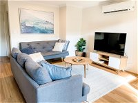 Ultimate Oasis Condo. Wifi  Netflix  Parking - Tourism Canberra