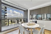 Ultra-Modern Luxury With Views At Kai Waterfront - WA Accommodation