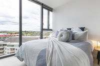 Unbridled City  River Views - Maitland Accommodation