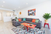 Urban Jungle Executive Apartment in Heart of CBD - Redcliffe Tourism
