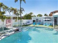 Ventura Beach Motel 2 Bedroom Poolside - QLD Tourism