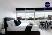 Views To Die For// Studio Rushcutters Bay // Free Parking - Geraldton Accommodation