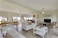 Villa de mer at Phillip Island - Lennox Head Accommodation
