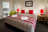 Wallsend Executive Apartments - Accommodation Whitsundays