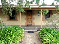 Walnut Cottage - Your Accommodation