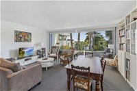 Waterfront resort living with space for the family - Accommodation Redcliffe