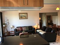 Hills Creek Holiday Home - Accommodation Airlie Beach