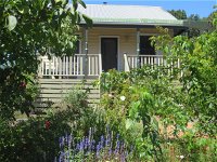 Walnut Cottage via Leongatha - QLD Tourism