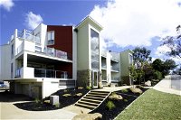 Phillip Island Towers - Accommodation Airlie Beach