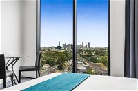 Essence Suites Taringa - Accommodation Australia