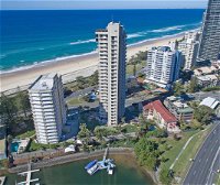 Capricorn One Beachside Holiday Apartments - Official - Accommodation NT