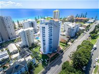 Rainbow Commodore Apartments - Accommodation Airlie Beach