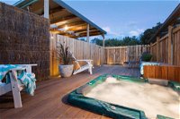Whitewood Cottage - Secluded Spa - eAccommodation