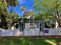 Wisteria Cottage 95 Main Western Road - Tweed Heads Accommodation