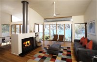 Wye View architecturally designed stunning views - Accommodation Perth