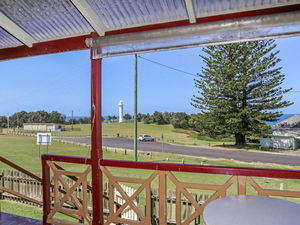 Yamba Pilot Cottage 1 - pets welcome - close to beach