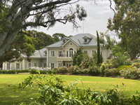 Yatahlia Manor Luxury Homestay - Holiday Byron Bay