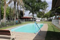 Young Caravan Park - Accommodation Airlie Beach
