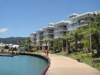 Boathouse Port of Airlie - Accommodation in Brisbane
