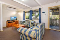 Pet Friendly Cottage in the Heart of Bribie - Wirraway St Bongaree - Accommodation in Surfers Paradise