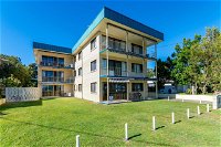 Great Views ground floor unit Clearview Apartments South Esplande Bongaree - Accommodation BNB