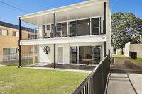 Ground floor air conditioned fabulous waterviews overlooking Pumicestone Passage - Accommodation Coffs Harbour