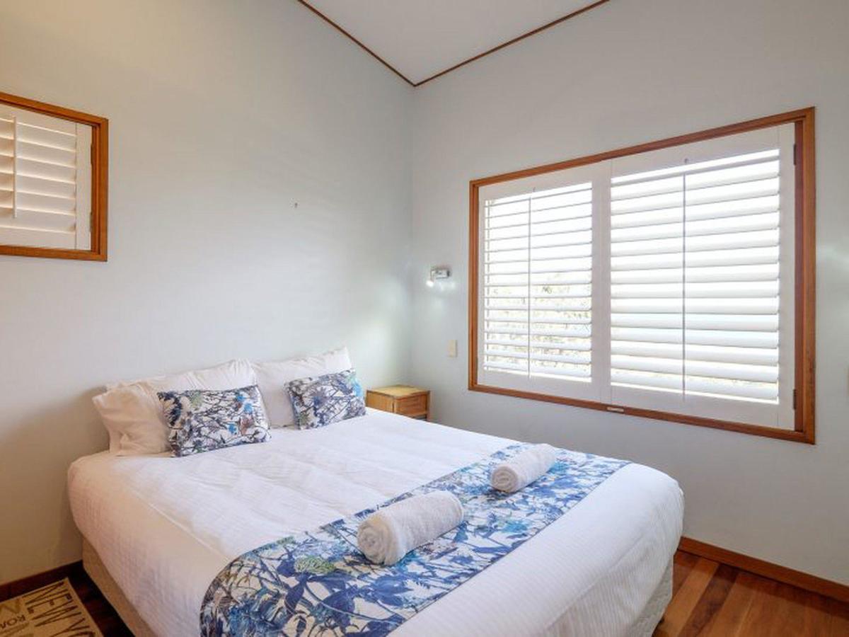 North Stradbroke Island QLD Accommodation Airlie Beach