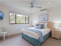 'Sandy Point Haven' 21a Sandy Point Rd - Stylish Haven with WIFI Air conditioning  Water views