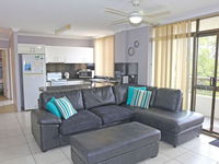 1 'The Commodore' 9-11 Donald St - Ground Floor Unit Close To Shops Cafe's And Marina - Tweed Heads Accommodation