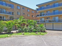 10 'Parkview' 11-13 Catalina Close - peaceful park views - Accommodation BNB