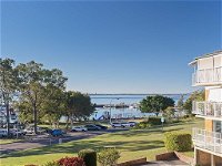 10 'Teramby Court' 104 Magnus Street - in Nelson Bay CBD with water views and WIFI - Wagga Wagga Accommodation
