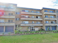 11 'Silvana Court' 26 Ajax Avenue - close to the water and clubs - eAccommodation