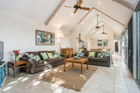 12 Childe Street Byron Bay - Absolute Belongil Summerhouse - Whitsundays Accommodation