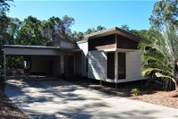 12 Satinwood Drive - Family home with swimming pool located in natural bushland and close to beach - Accommodation Batemans Bay