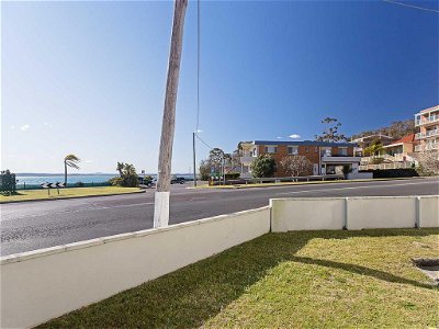13 'Bayview Towers', 15 Victoria Parade - ground floor unit with magical water views
