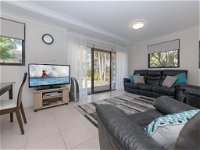 16 'Carindale' 19-23 Dowling St - Ground floor Foxtel Pool and Tennis Court - Accommodation Search