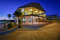 16 Crevalle Way - Fantastic House with Gulf Views - Accommodation Gold Coast
