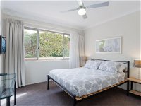 2 'Bronte Court' 17 Magnus Street - air con complex pool and centrally located