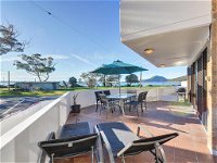 2 'Fleetwood' 63 Shoal Bay Road - spectacular views - Go Out