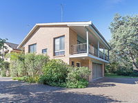 2 'Plattens' 15 Kurrawa Close - great duplex so close to the water