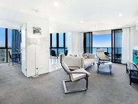 2 Bedroom Ocean View Apartment in Surfers Paradise - Your Accommodation