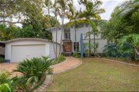 2 Satinwood Drive - Rainbow Shores Executive Level Beach House Pool Walk to Beach - Townsville Tourism