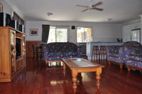 23 Carlo Road - Lowset family home within walking distance to the shopping centre. Pet friendly - Accommodation Directory
