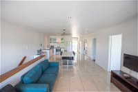 3 Bedroom Apartment // Spence St - Accommodation Adelaide